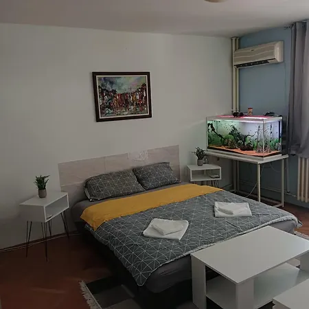 Petronas Apartment Nis Exterior photo